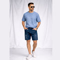 Bermuda Denim Azul Oscuro con Detalles Desgastados